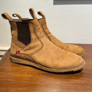 Oliberte pull Chelsea boot. Size 11 / 44